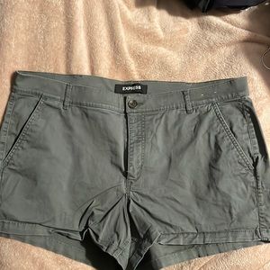 Express Mid Rise Shortie Twill Shorts